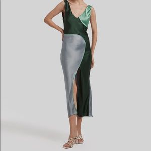 Lattelier V-neck Slip Midi Dress